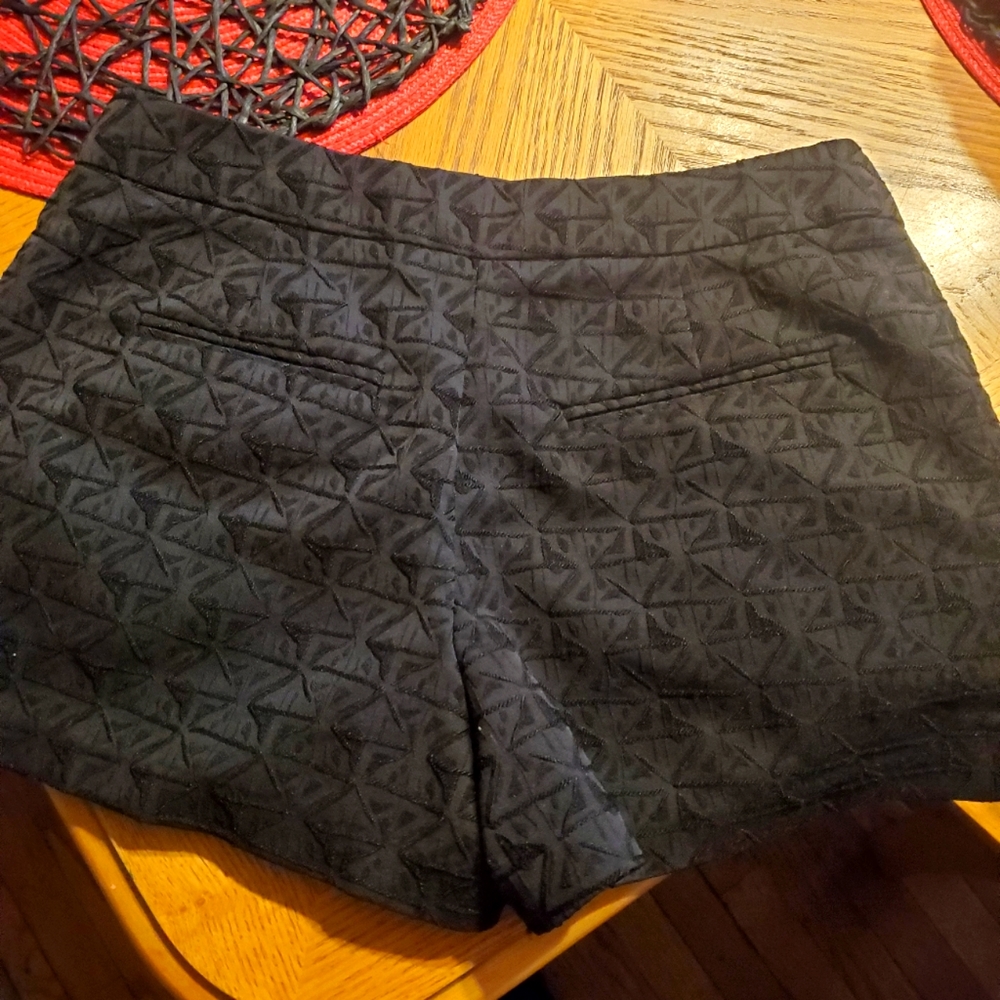 Shorts - Picture 2 of 3